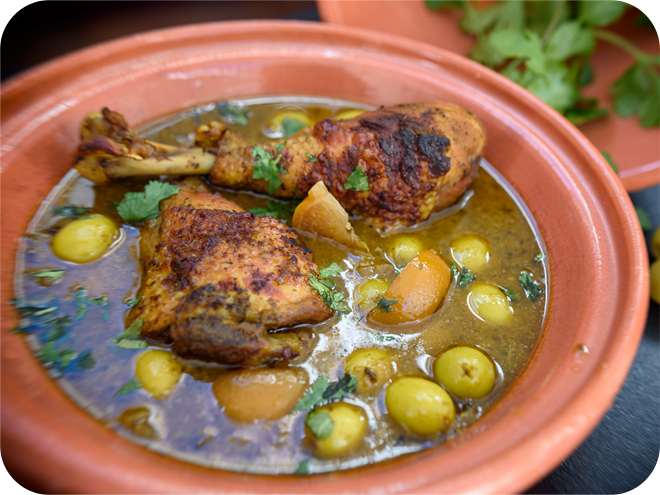 Tajine Djaj M'chermel - طاجين الدجاج مشرمل (poulet au citron confit et aux olives)